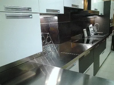 Blat din inox profesional pentru bucătării moderne