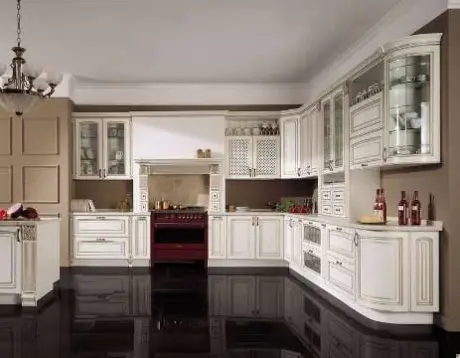 Design interior bucătărie modernă cu paletă de culori echilibrată