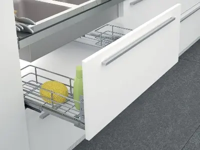 Sertar ergonomic decupat în jurul sifonului de la chiuvetă